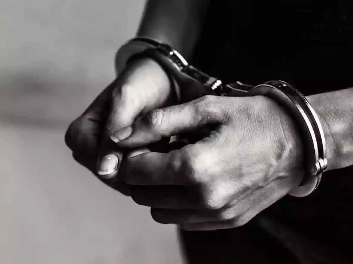  Fake police officer arrested during election preparations in Kolkata