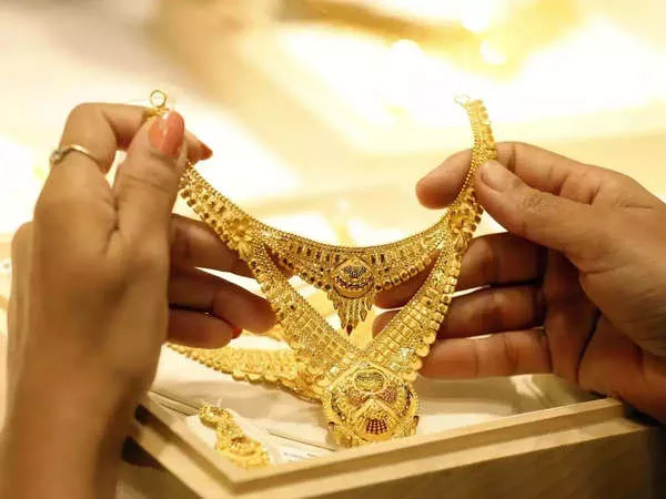 Stolen gold jewellery recovered, accused apprehended by Airport police