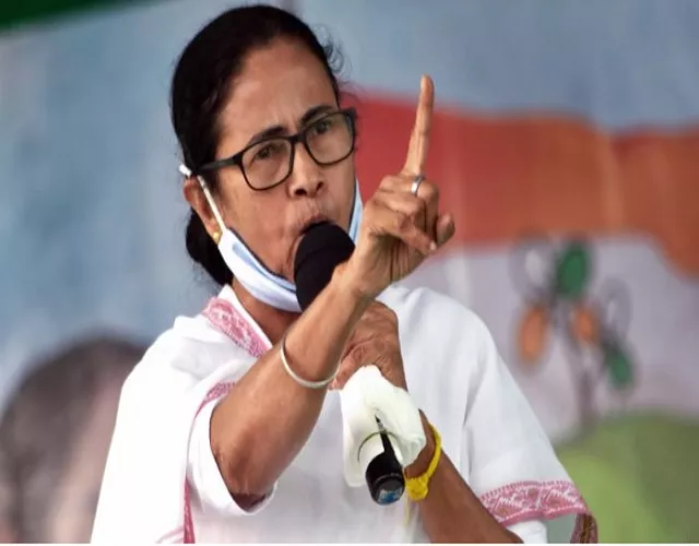 मेदिनीपुर की जनसभा से ममता का शुभेंदु पर निशाना, नियुक्ति भ्रष्टाचार मामले में शामिल होने के आरोप लगाए