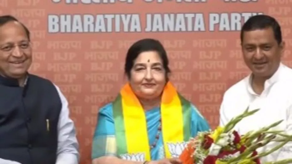 राज्यों में विधानसभा चुनाव की तारीखों से पहले मशहूर गायिका अनुराधा पौडवाल बीजेपी में शामिल 