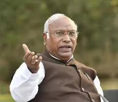 70-80 दिनों तक रुक जाएगा विकास, ये कैसा डिजिटल इंडिया; 7 चरणों में लोकसभा चुनाव कराने पर कांग्रेस