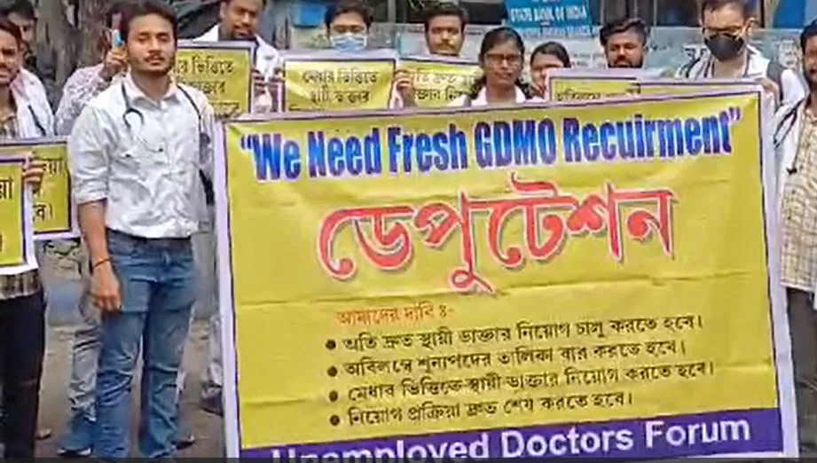Unemployed doctors protest outside Swasthya Bhawan for Job appointments