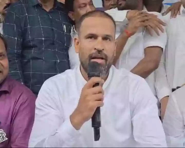 बहरमपुर पहुंचे यूसुफ पठान ने कहा- मैं बाहरी नहीं, मोदी वाराणसी में लड़ सकते हैं तो मैं क्यों नहीं
