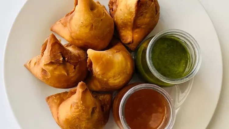 Condoms, Gutka found in samosas from Pune company's canteen
