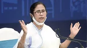 अगर बंगाल में एक चॉकलेट बम भी फूटता है तो सीबीआई, एनआईए, एनएसजी को यहां भेजा जाता है: ममता
