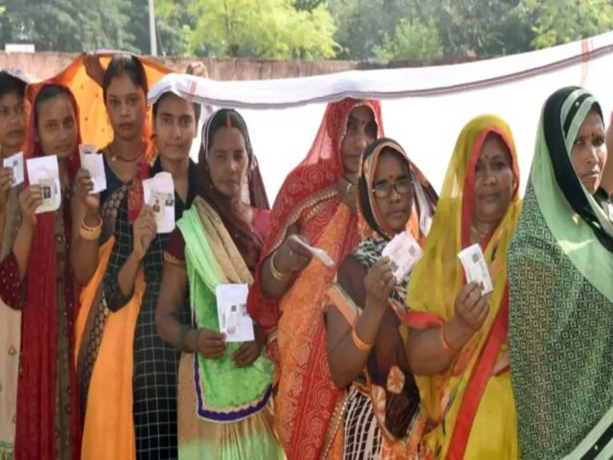 लोकसभा चुनाव: तीसरे चरण में शाम पांच बजे तक 60.19 प्रतिशत मतदान
