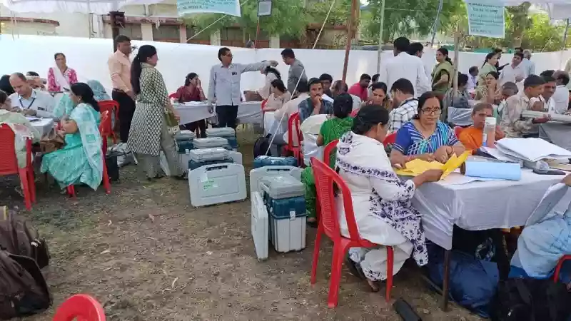 लोकसभा चुनाव के चौथे चरण की वोटिंग सोमवार को, सभी तैयारियां पूरीं