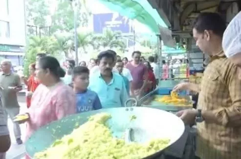 Indore's famous '56 dukan' offers free 'pohe-jalebi' & ice-creams to early voters 