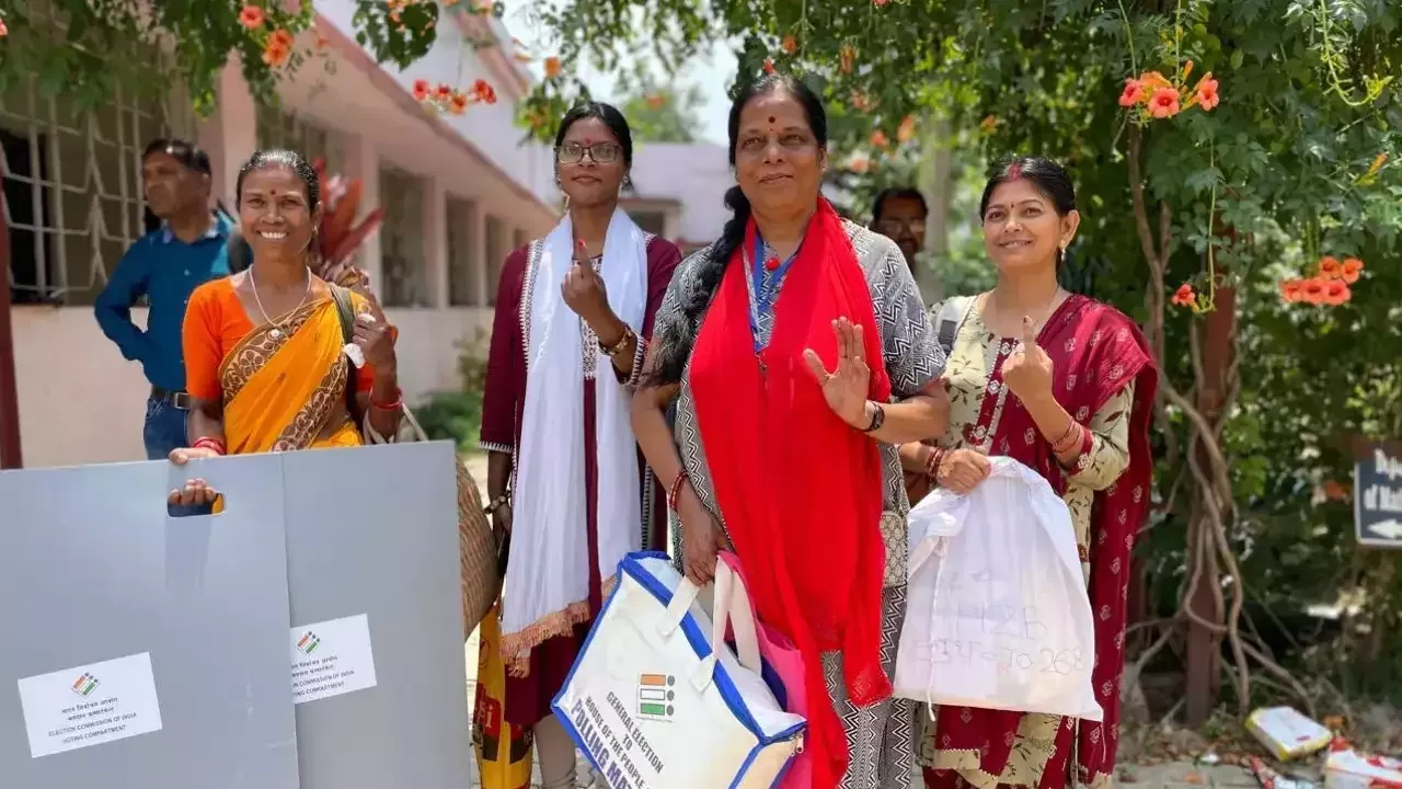 लोकसभा चुनाव के 5वें चरण में 8 राज्यों की 49 सीटों पर सोमवार को वोटिंग