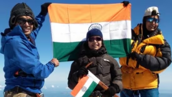 Meet Kaamya Karthikeyan, the youngest Indian to scale Mt. Everest