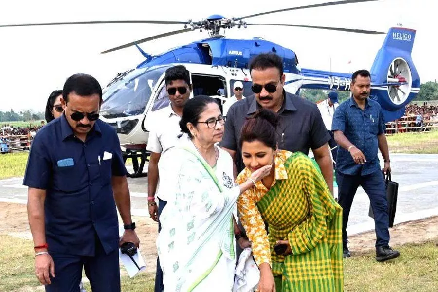 Trinamool used helicopters 521 times for poll campaigns