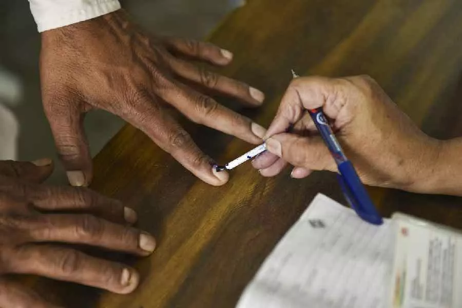 Seventh phase overall voter turnout by 5 pm stands at 58%, WB records 69.89%