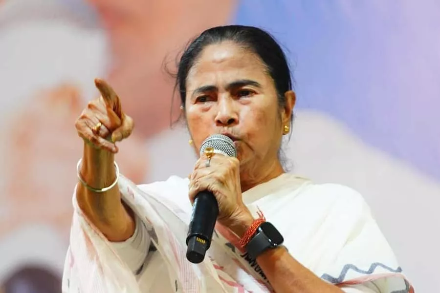 Mamata Banerjee dismisses boothferat survey as 'fake,' confident in Trinamool victory