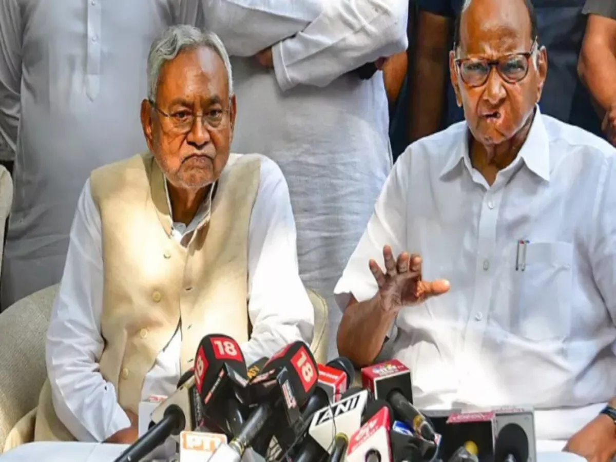 भाजपा के बहुमत से फिसलते ही हरकत में INDIA अलायंस, मोदी के साथियों को तोड़ने में जुटे शरद पवार