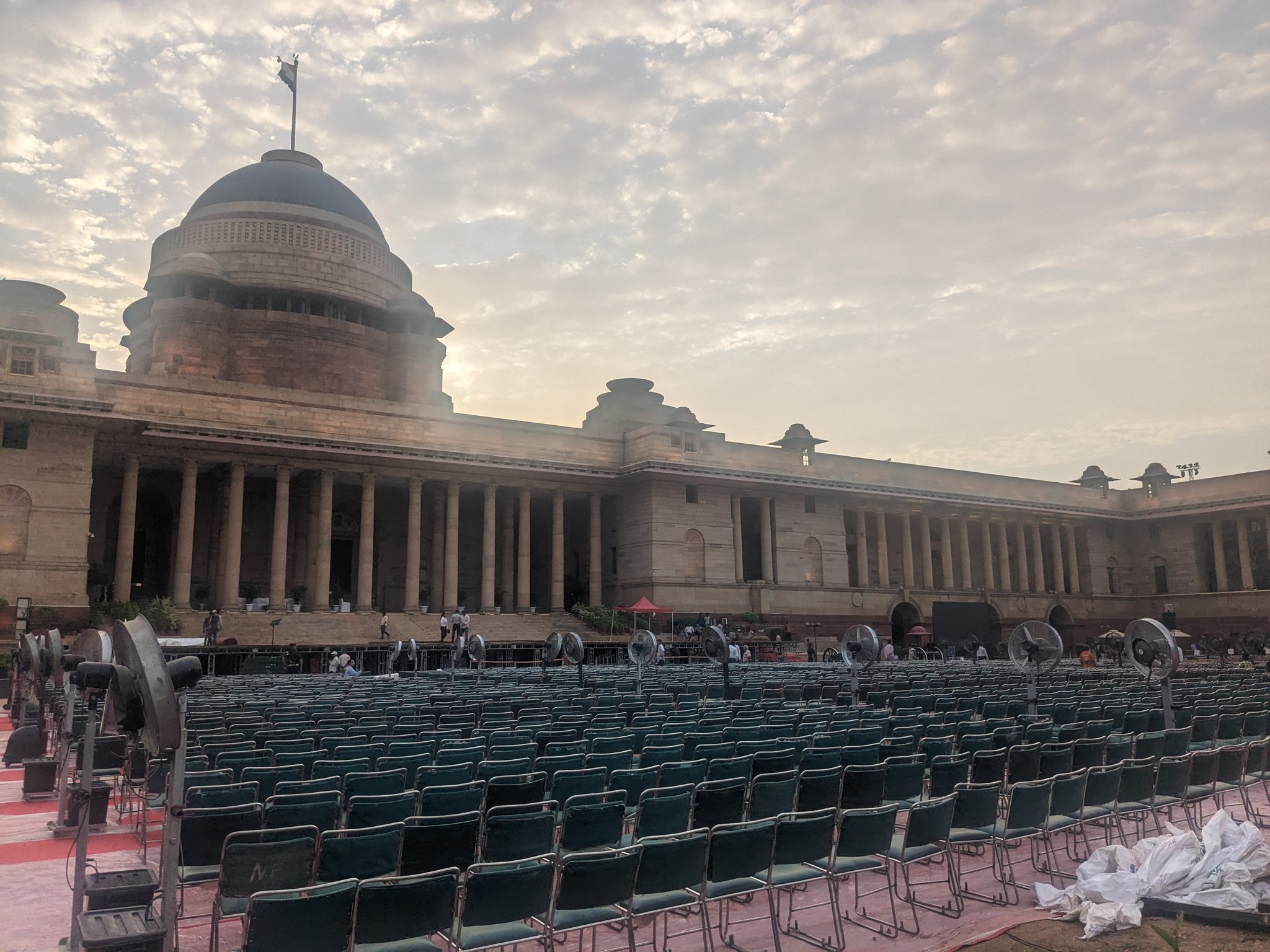 Rashtrapati bhavan gears up for Modi's swearing-In ceremony | watch