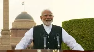  नरेंद्र मोदी ने ली पीएम पद की शपथ, नेहरू के रिकॉर्ड की बराबरी 