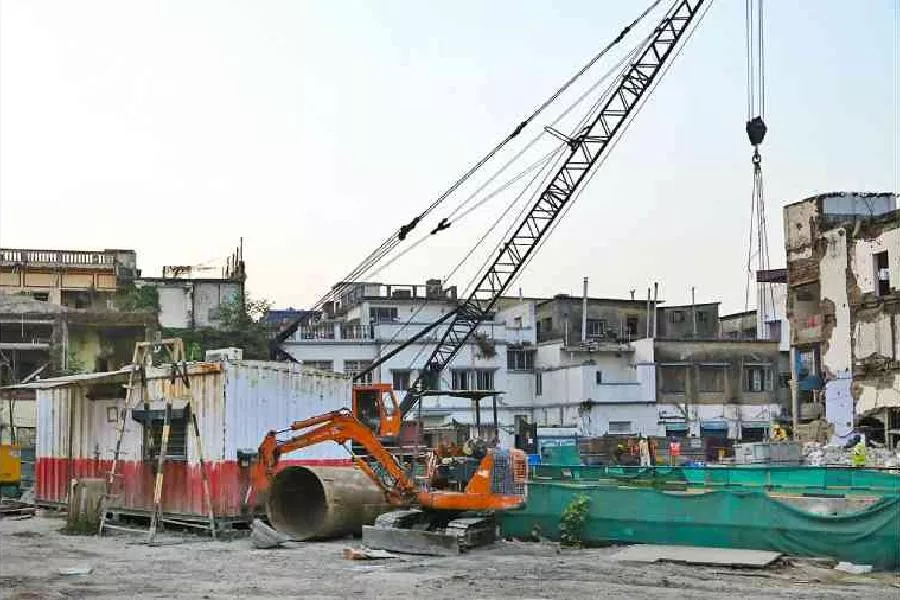 Metro construction prompts temporary relocation of 77 Bowbazar residents