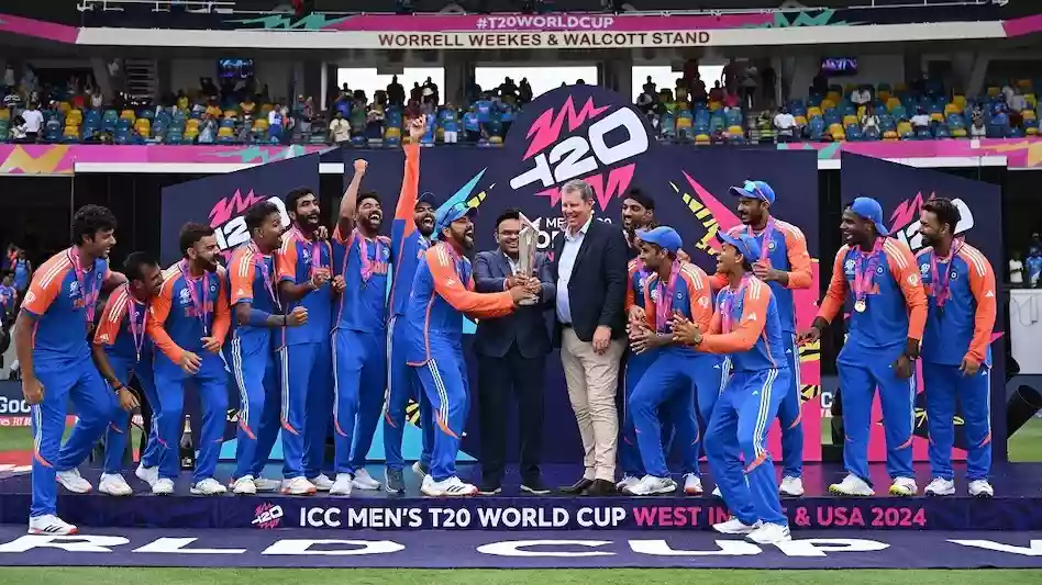 विश्व विजेता बनते ही टीम इंडिया पर पैसों की बरसात, BCCI ने किया 125 करोड़ रुपये देने का ऐलान