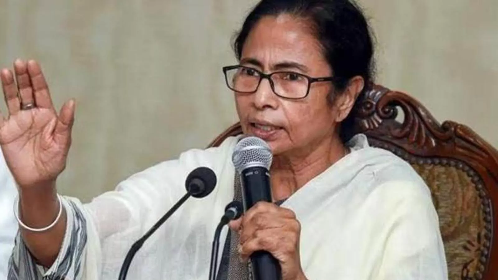 ममता सीईएससी के बिल बढ़ोतरी से नाराज कहा-मुझसे पूछना चाहिए था