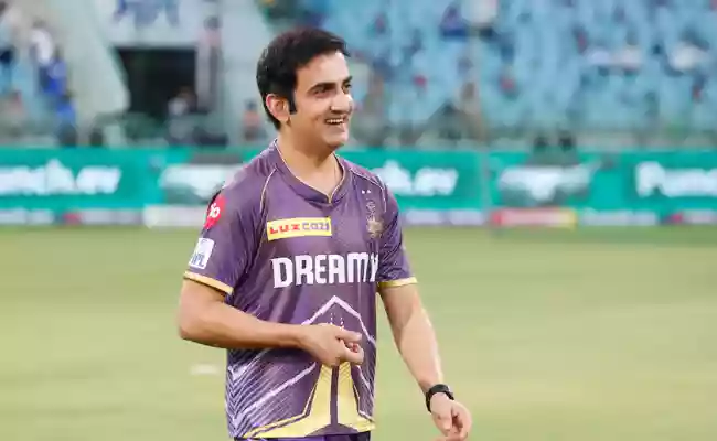 'I am you Kolkata': Gambhir bids emotional goodbye to KKR | Watch