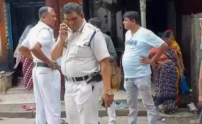 Drunk man beats cop in Shobhabazar during patrolling on day of Muharram