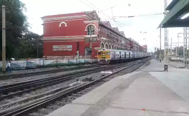 Sealdah's iconic british-era DRM building to be demolished for platofrm extension