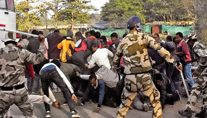Jharkhand police lathi-charge special police officers protesting outside CM's residence