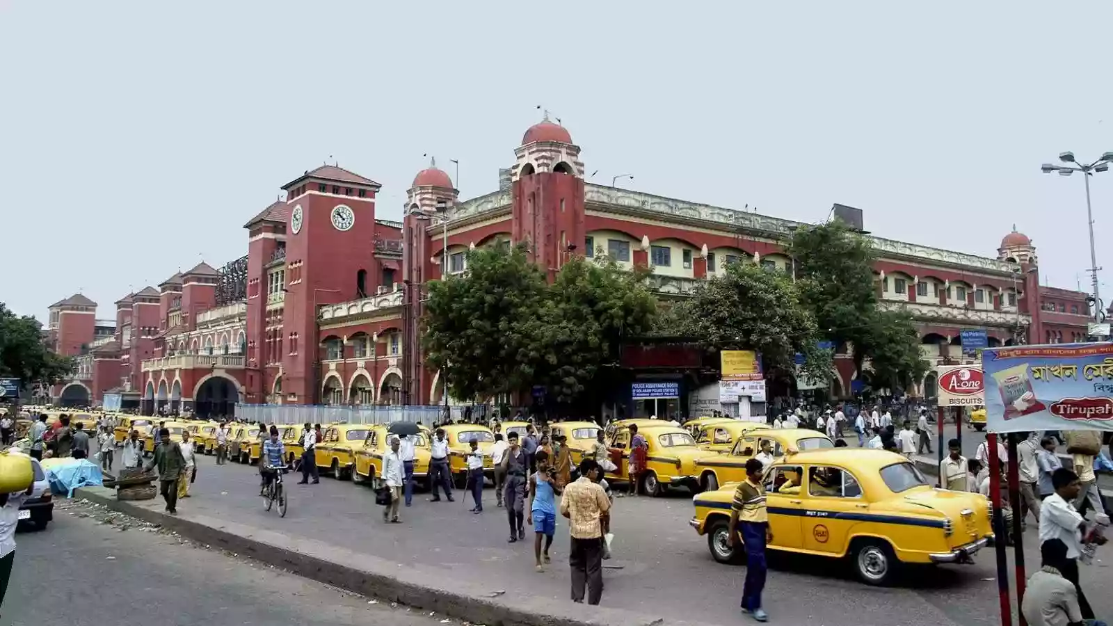 हावड़ा स्टेशन पर 65 किलोग्राम गांजा जब्त, दो महिलाएं गिरफ्तार