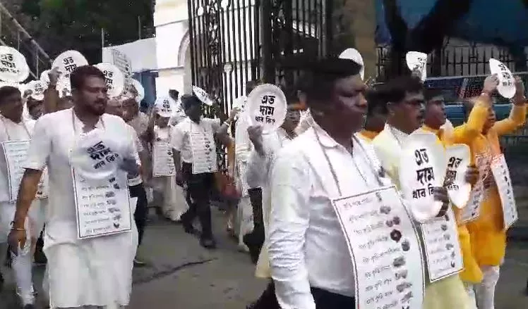 महँगाई मुद्दे पर विधानसभा में तृणमूल-भाजपा में नोकझोक, बीजेपी का वाकआउट