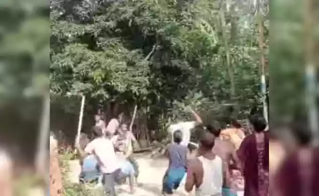 Violent clash between TMC-BJP leaves 10 injured in Malda over alleged embezzlement