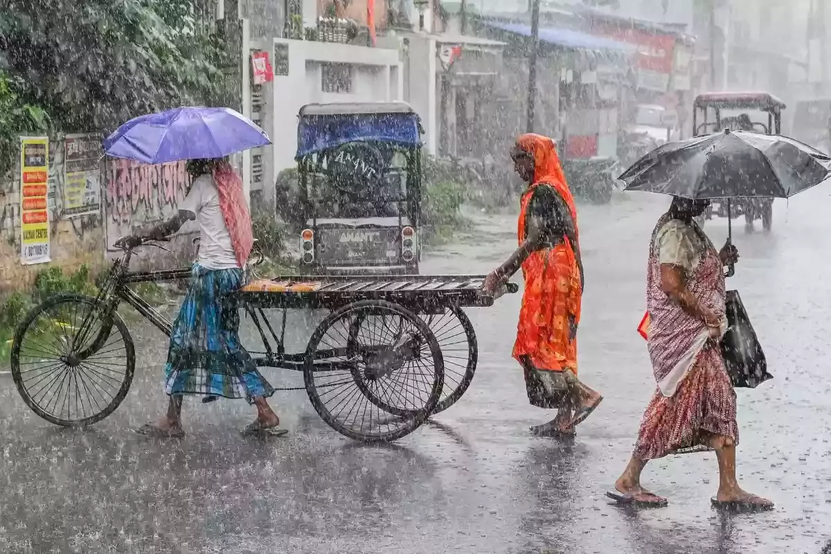 बंगाल में लगातार बारिश से बदले आंकड़े, कमी हुई पूरी
