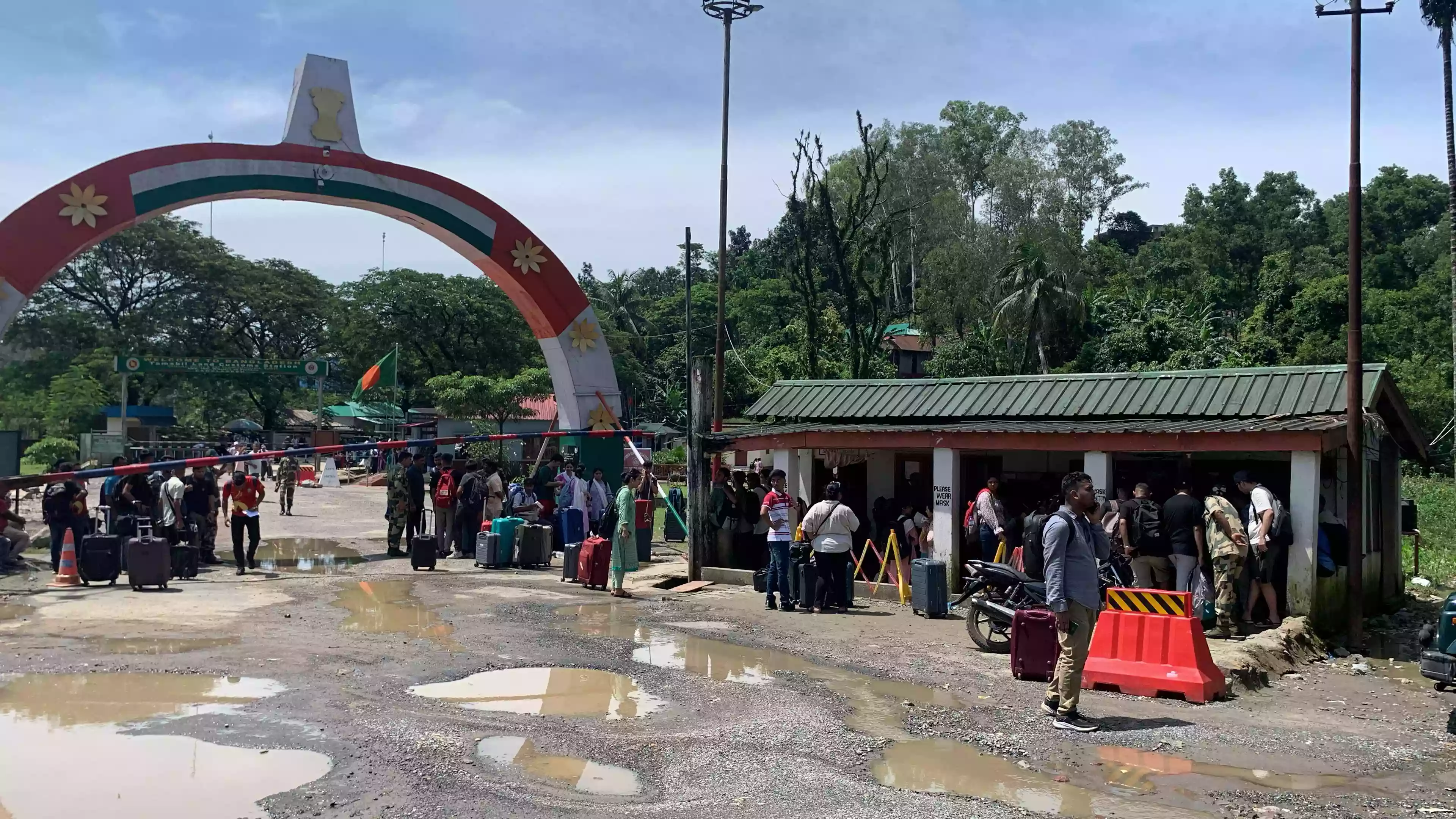 भारत-बांग्लादेश व्यापार बंगाल भूमि बंदरगाहों के माध्यम से अनिश्चितकाल के लिए बंद