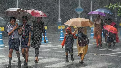 कोलकाता और बंगाल के अन्य जिलों में लगातार हो सकती है बारिश, फिर बन सकते हैं बाढ़ के हालात