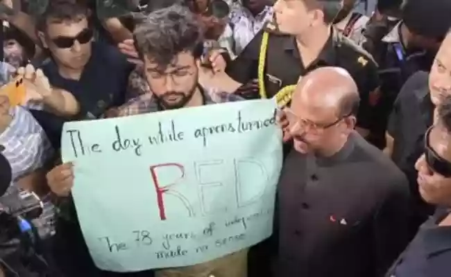 राज्यपाल बोस ने किया आरजी कर का दौरा, डॉक्टरों से मिले , छात्रों ने जताई असुरक्षा पर चिंता