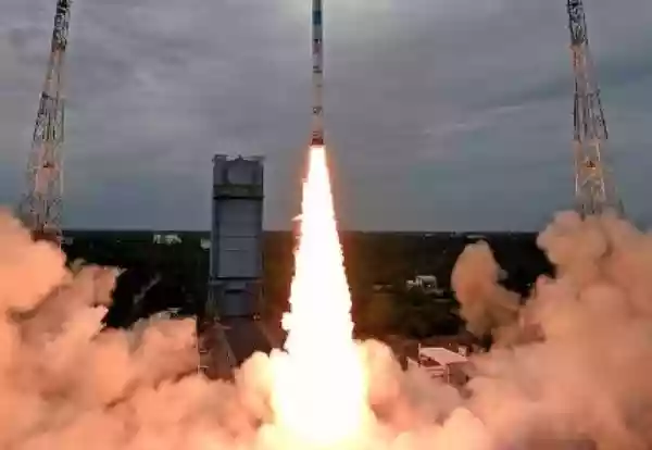इसरो ने रचा एक और कीर्तिमान, एसएसएलवी डी-3 की सफल लॉन्चिंग