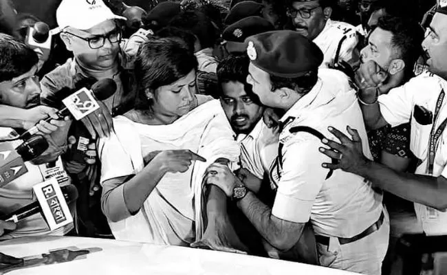 DYFI leader alleges police misconduct during  protest, files complaint