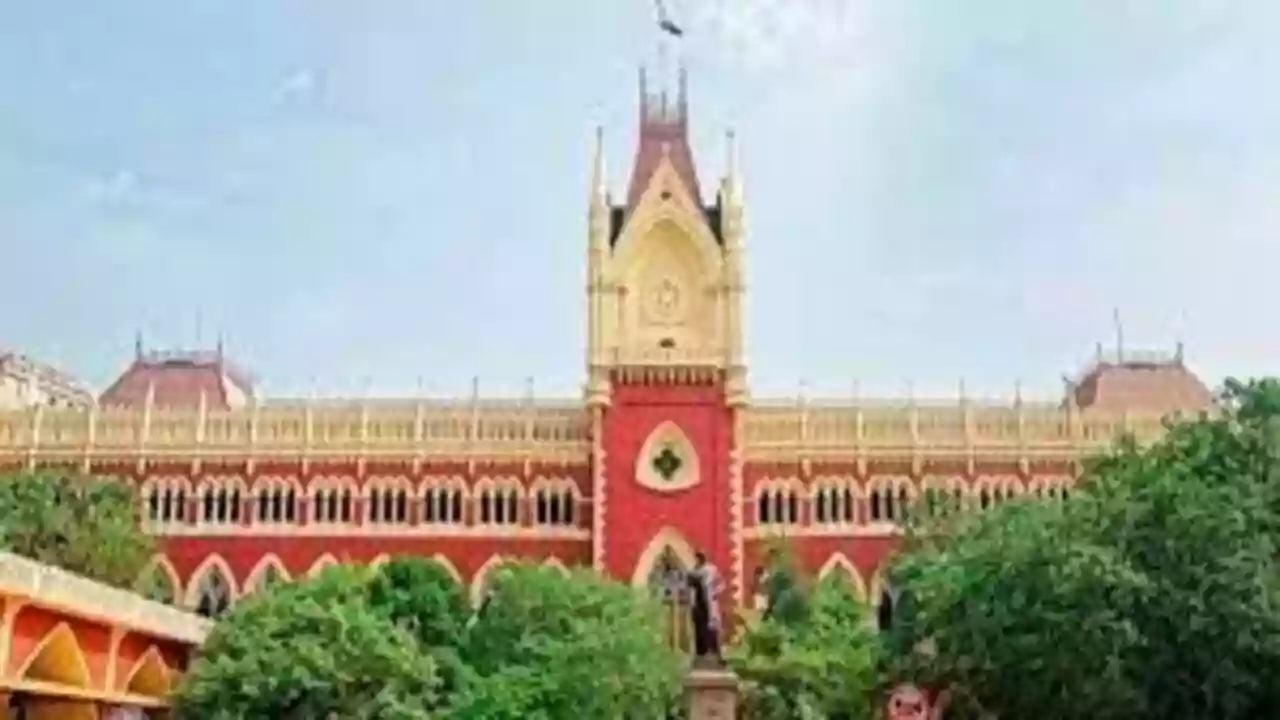 सोशल मीडिया पर पीड़िता की तस्वीर के साथ विवादित पोस्ट, हाई कोर्ट ने सीबीआई को जांच का आदेश दिया
