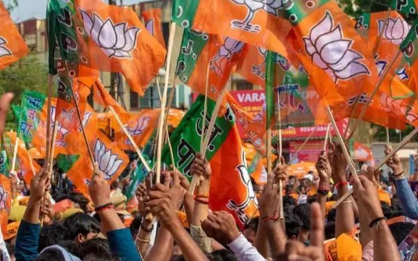 मानिकतला में बीजेपी युवा मोर्चा का अभियान, डीसी नार्थ के दफ्तर का घेराव करने की कोशिश	