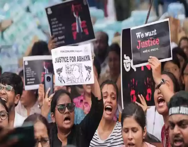 कोलकाता दुष्कर्म-हत्या मामले में सीबीआई ने 4 जूनियर डॉक्टरों से की पूछताछ