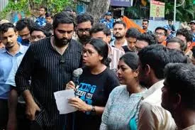मुख्यमंत्री के जाने के बाद जूनियर डॉक्टरों ने कहा - आंदोलन जारी रहेगा, बातचीत के लिए भी तैयार हैं