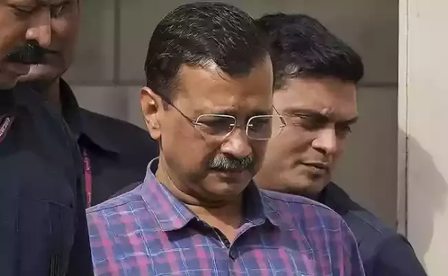 दो दिन में सीएम पद से इस्तीफा देंगे अरविंद केजरीवाल