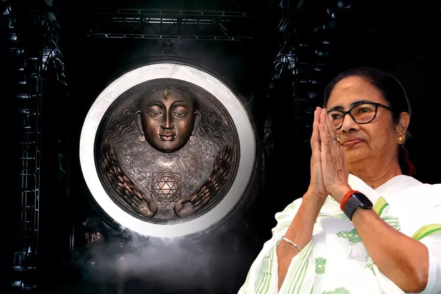 ममता बनर्जी ने किया एक और पूजा पंडाल का उद्घाटन, कहा - 