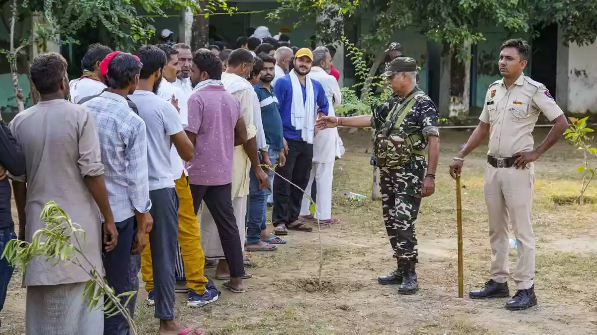 जयनगर दुष्कर्म और हत्या मामले में पुलिस पर बल प्रयोग का आरोप, माकपा और भाजपा नेताओं पर एफआईआर
