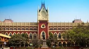 कोलकाता में 'द्रोह का कार्निवल' शुरू, हाई कोर्ट की फटकार के बाद पुलिस ने हटाई बैरिकेडिंग