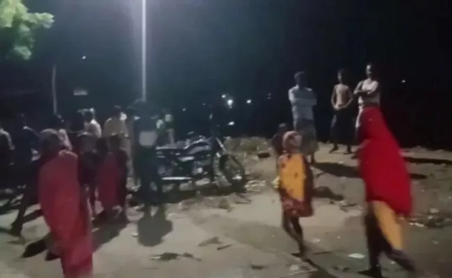 Fishermen flout Dana warning, 6 boats sink in Ganga