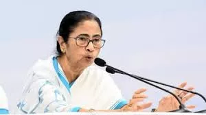 मुख्यमंत्री ममता ने दी लोगों को सतर्क रहने की सलाह, रात भर सचिवालय में रहकर करेंगी चक्रवात की निगरानी