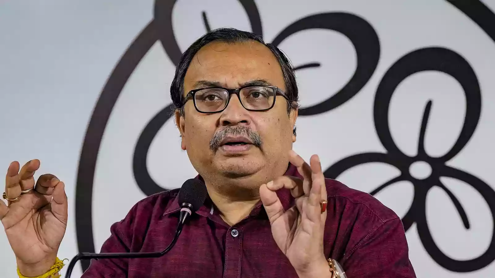 अमित शाह के बंगाल दौरे पर तृणमूल ने साधा निशाना, बताया राजनीतिक पर्यटक