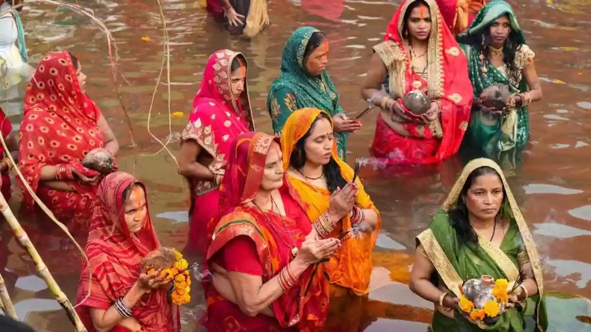 आज तीसरे दिन डूबते सूर्य को दिया जाएगा अर्घ्य, पश्चिम बंगाल प्रशासन ने की खास तैयारी