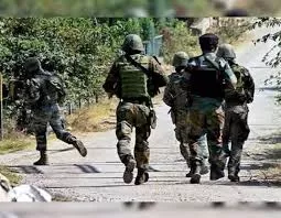 किश्तवाड़ के चास इलाके में आतंकवादियों से मुठभेड़ में पैरा-स्पेशल फोर्सेज के तीन जवान घायल