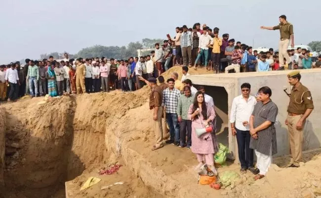 Four women died, several injured due to soil collapse in UP's Kasganj